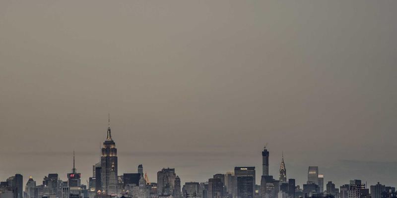 光学级聚合物材料：AR/VR设备与精密镜片制造的革新，离不开东莞五金工具与金属配件的精密支撑